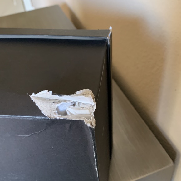 Barneys New York Silver Pumps Size 7. Brand new. - Picture 11 of 11